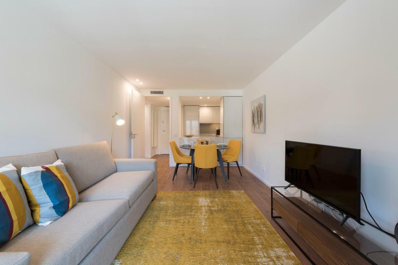 Lovelystay - Downtown Balcony Apartment With Free Parking Porto Exteriér fotografie