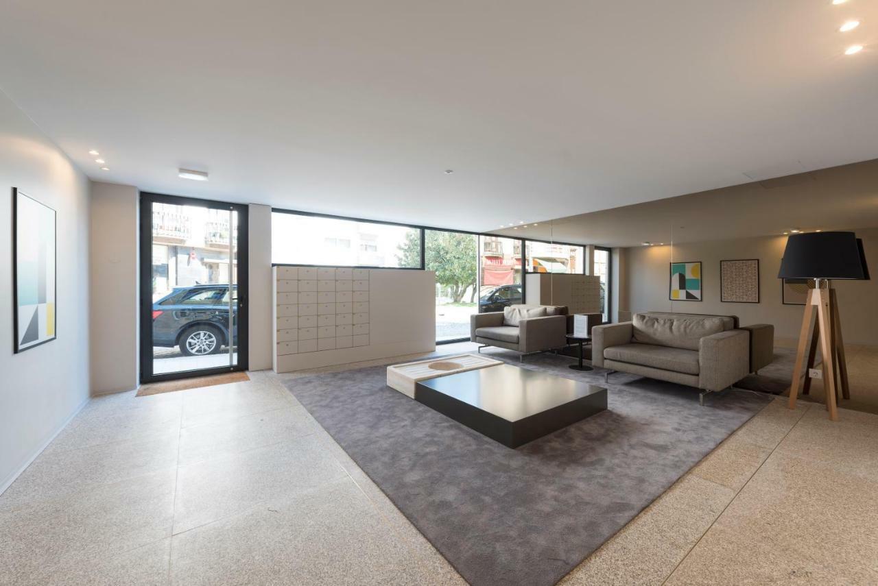 Lovelystay - Downtown Balcony Apartment With Free Parking Porto Exteriér fotografie