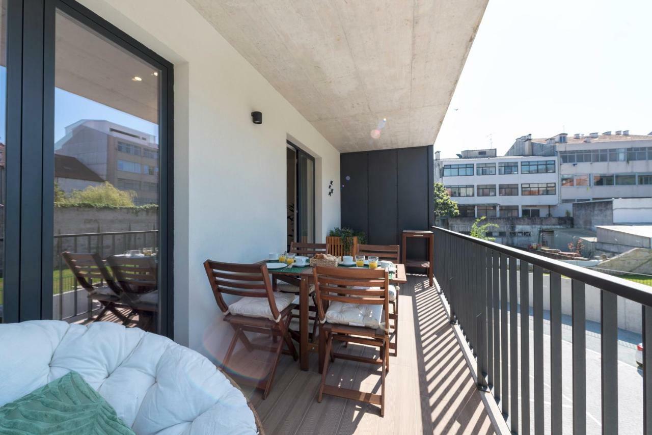 Lovelystay - Downtown Balcony Apartment With Free Parking Porto Exteriér fotografie