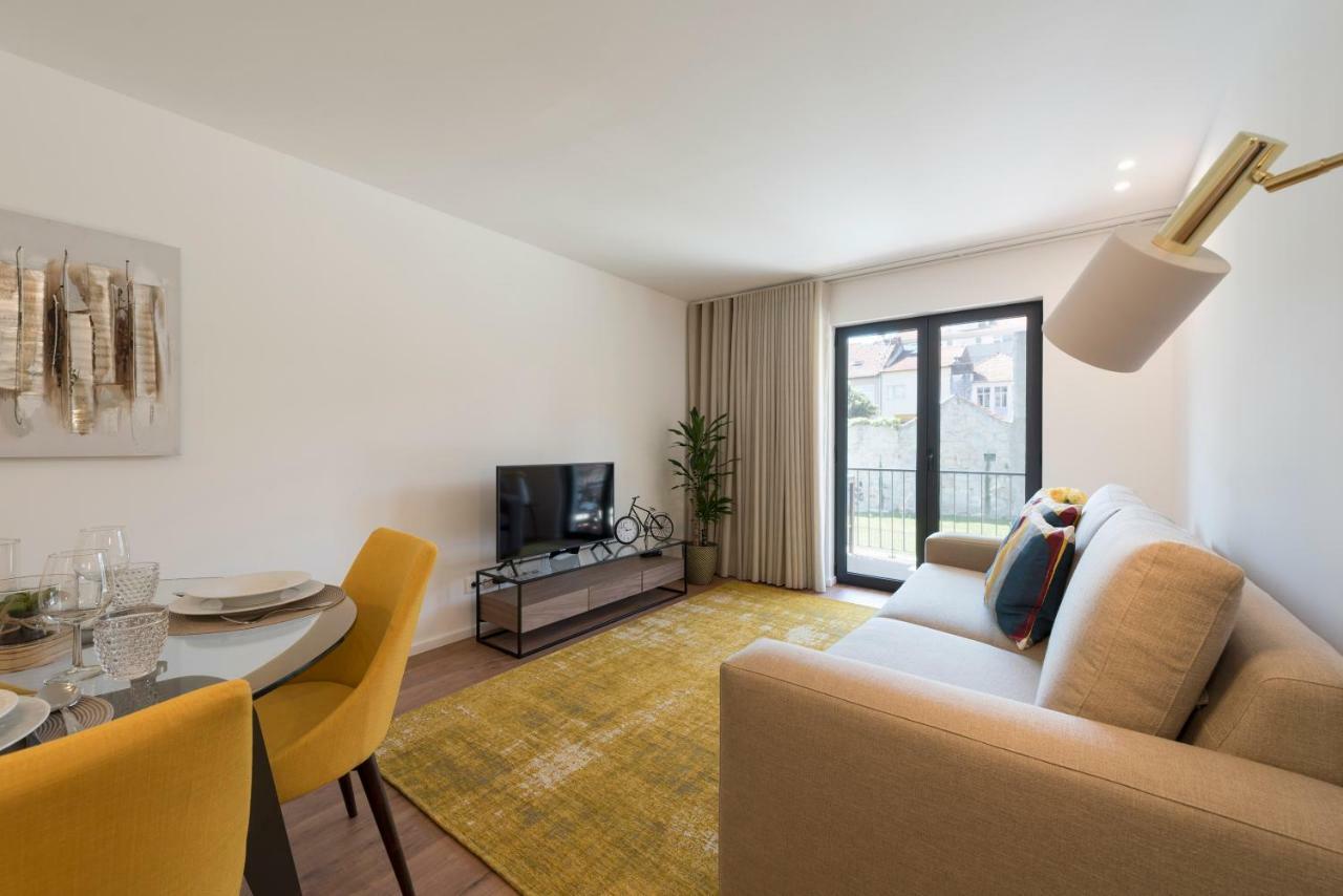 Lovelystay - Downtown Balcony Apartment With Free Parking Porto Exteriér fotografie