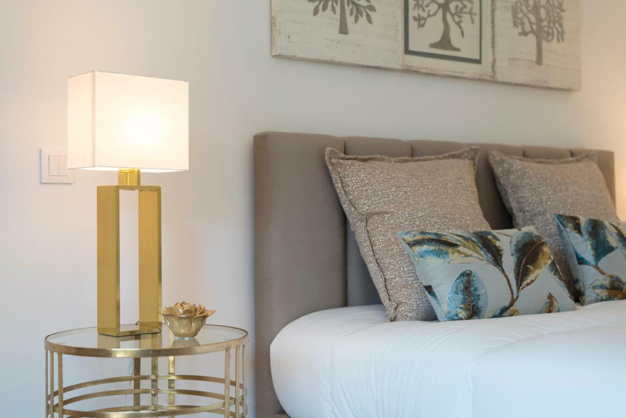 Lovelystay - Downtown Balcony Apartment With Free Parking Porto Exteriér fotografie