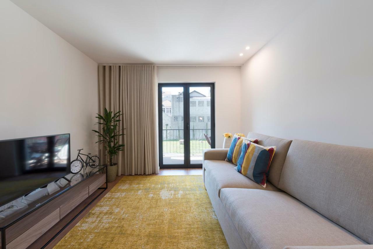 Lovelystay - Downtown Balcony Apartment With Free Parking Porto Exteriér fotografie