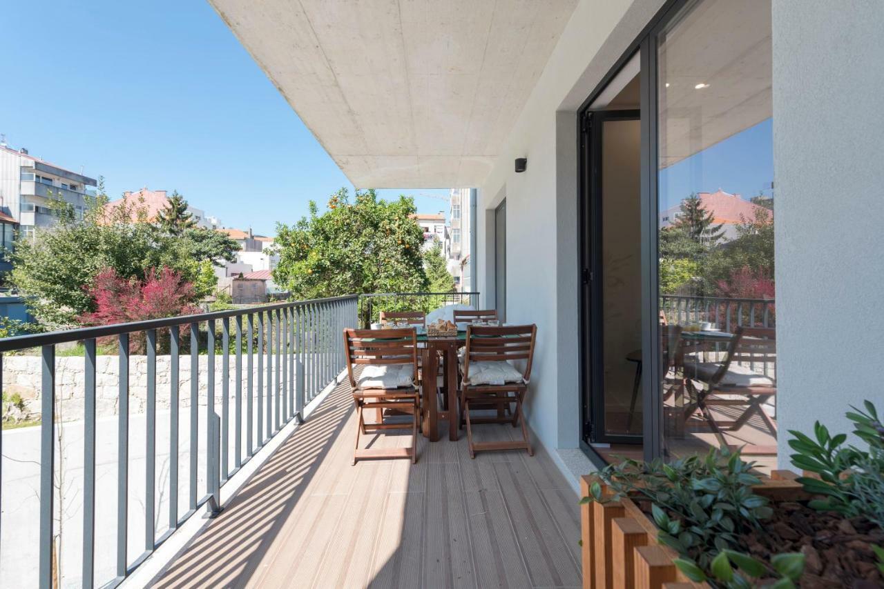 Lovelystay - Downtown Balcony Apartment With Free Parking Porto Exteriér fotografie
