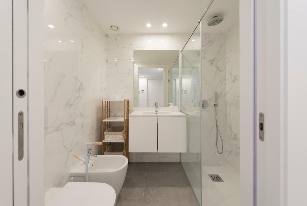 Lovelystay - Downtown Balcony Apartment With Free Parking Porto Exteriér fotografie